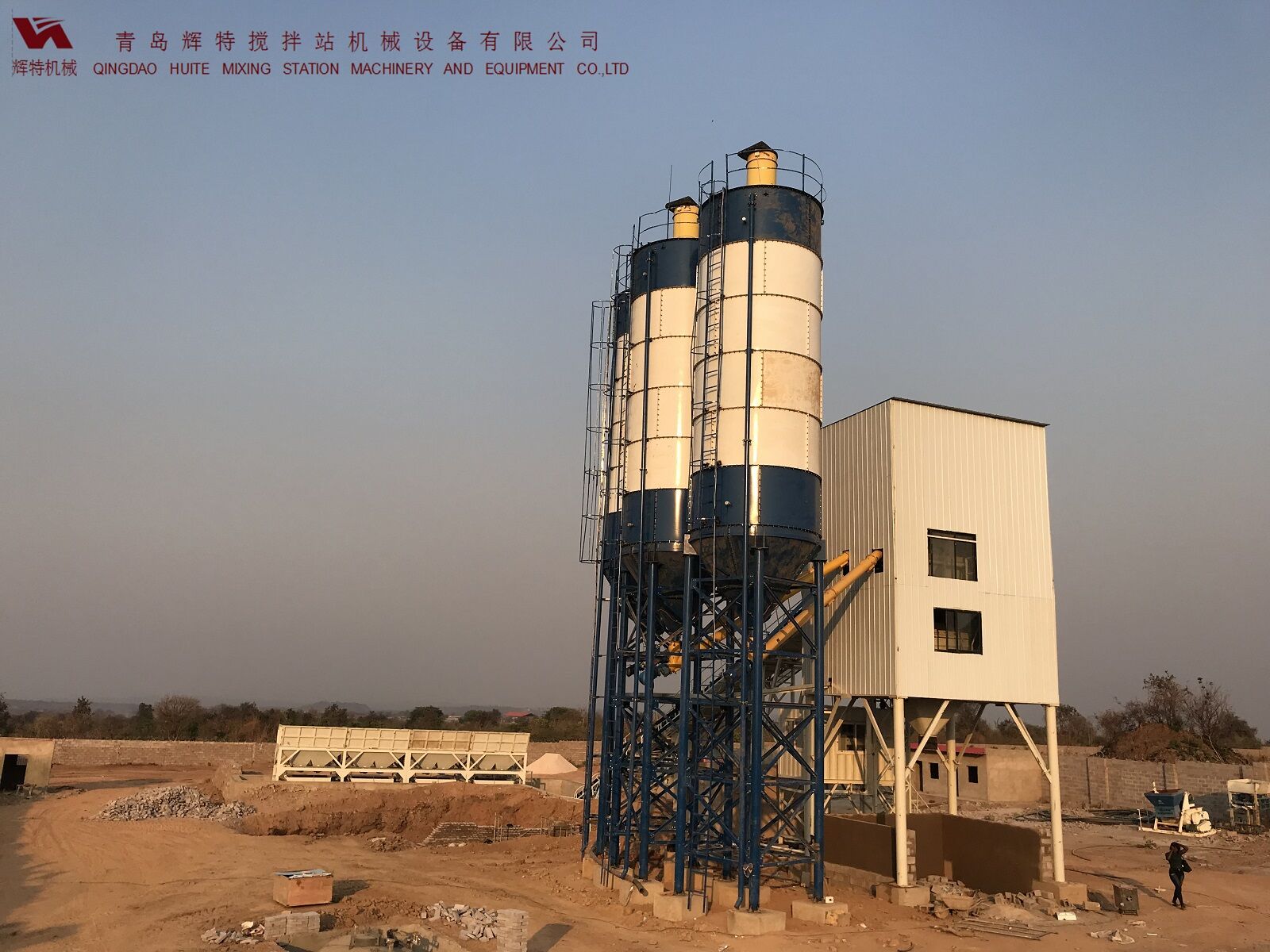 輝特混凝土攪拌站HZS120采用國內(nèi)外知名品牌，大大降低了設備故障率